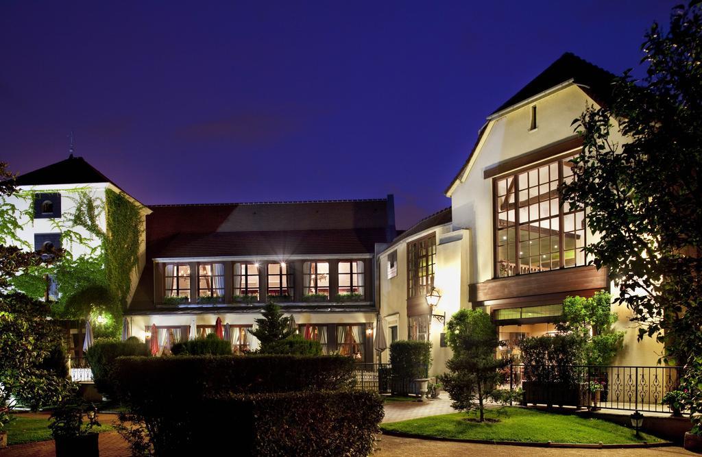 Le Manoir De Gressy Hotell Exteriör bild