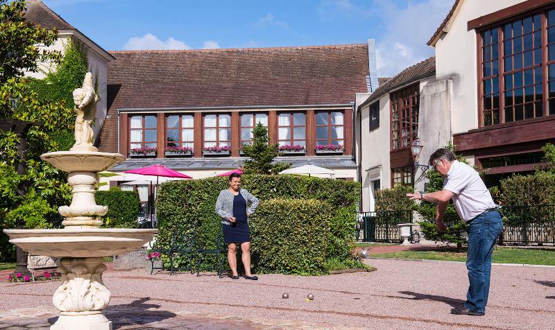 Le Manoir De Gressy Hotell Exteriör bild